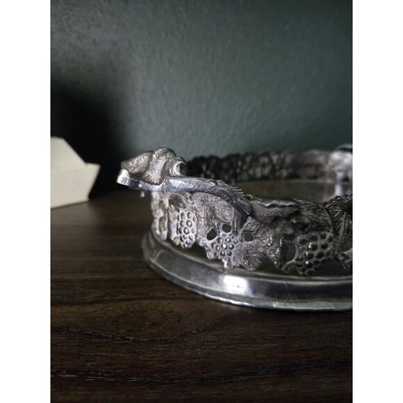 Vintage Oval Tray 18" Grapevine Handles Silver Metal Centerpiece Made in India - Picture 7 of 9